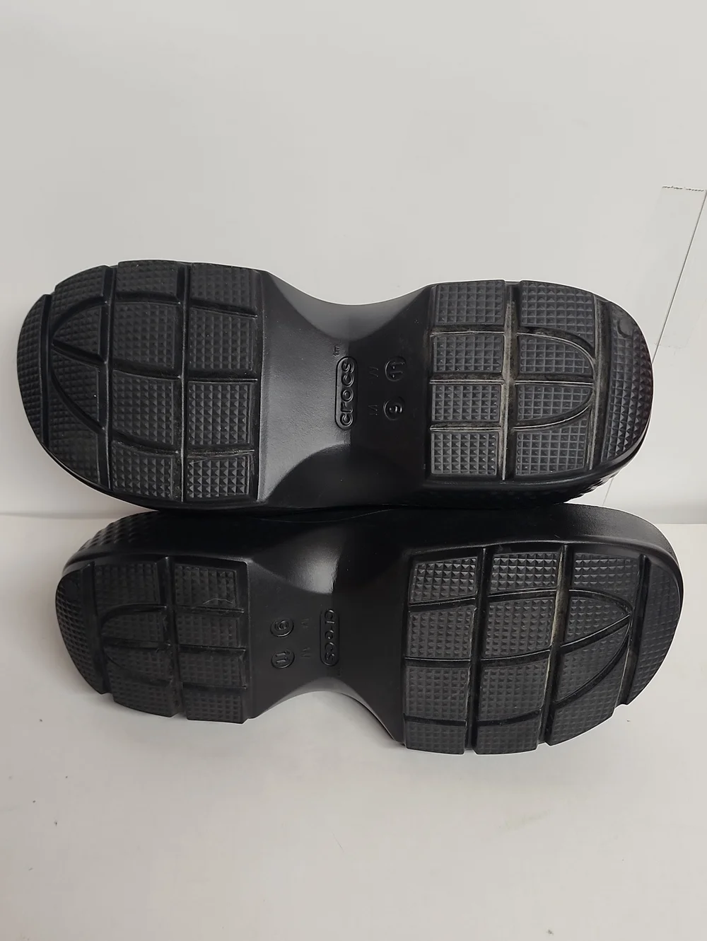 CROCS Platform Unisex Black Platform Slip-On Loafer M9 W11 Comfort Style Rare